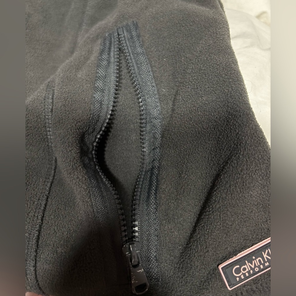 Calvin Klein Performance Vest - Picture 4 of 6